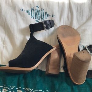 Marc Fisher bootie/wedges 6”